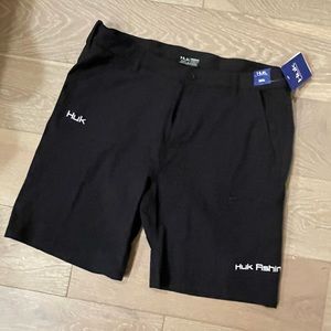 Men’s Huk fishing shorts black